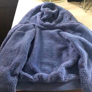 comfy, soft, puffy jacket. size: 14/16